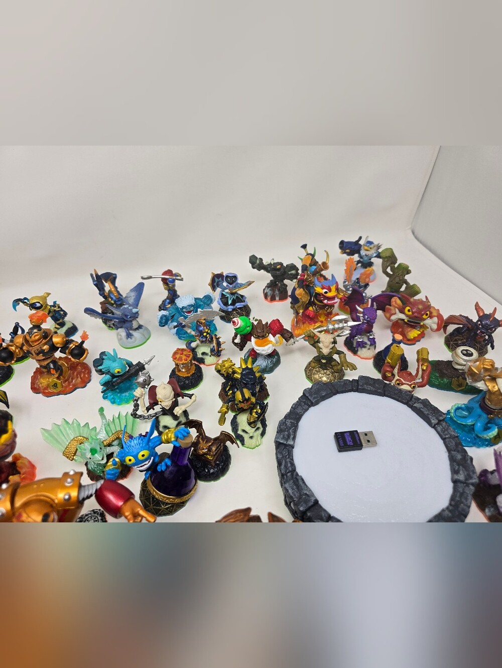Huge Lot Of Activision Skylanders Figures Swap Force Action Figures Bag Stage - Picture 10 of 14